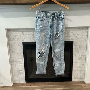 American Eagle Outfitters Light Blue Denim mom Jeans
